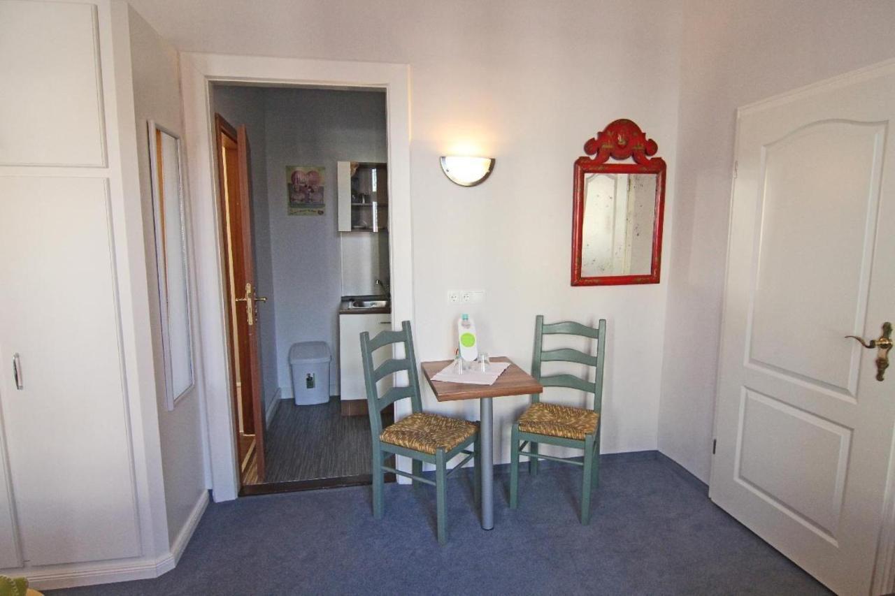 Kapitaenshaus-Lassen-Zimmer-Amistad Hotel Vesterland Eksteriør billede